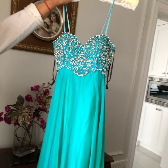 Formal dress for weddings or prom - Size 4-6 / S-M - Picture 2 of 8